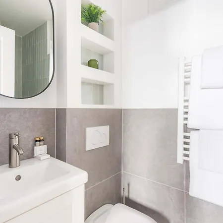 Republique - - Haystia * Paryż