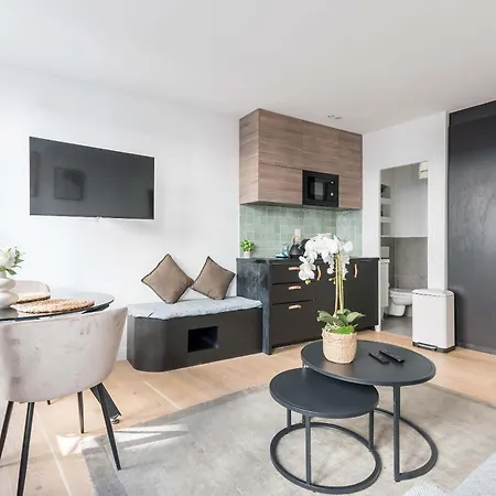 Republique - - Haystia Apartment