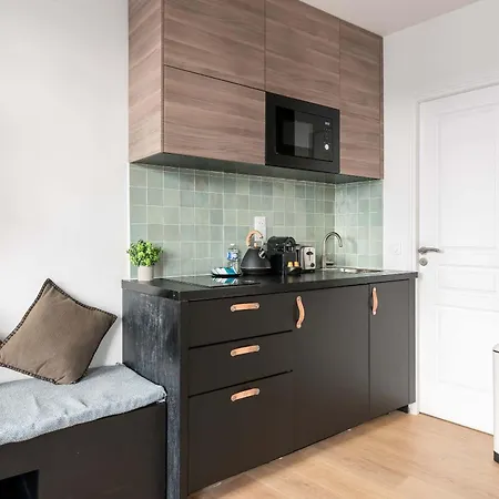 Republique - - Haystia Paris